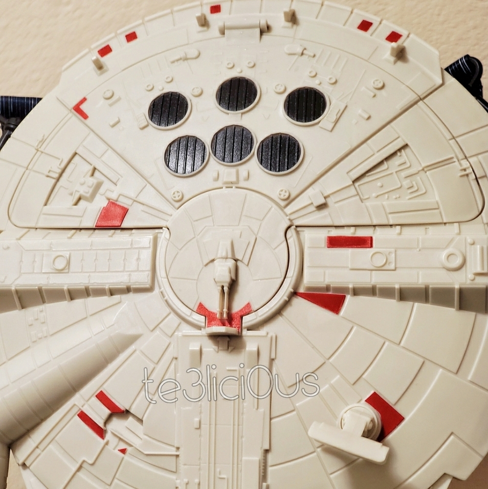DISNEY MILLENNIUM FALCON LIGHT UP POPCORN BUCKET - Picture 3 of 8